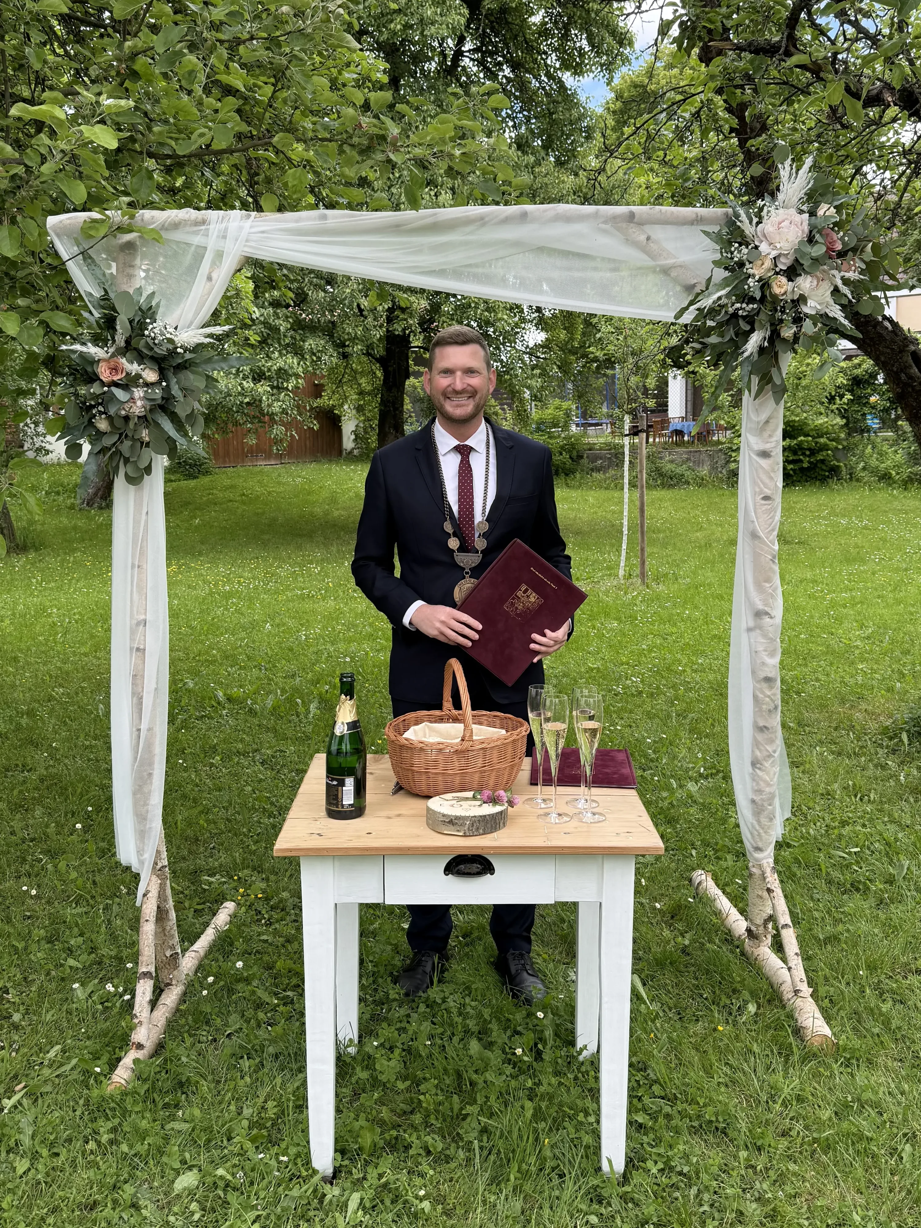 Mgr. Tomáš Morávek - Rodina je to nejcennější co můžeme mít. Rád oddávám.